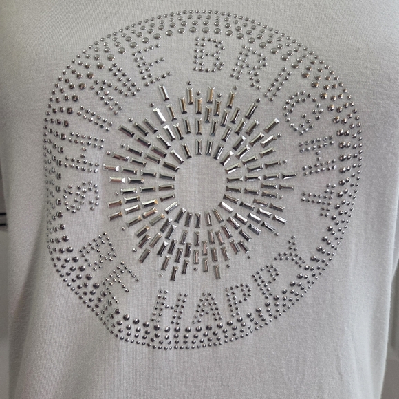 Frank Lyman Design White V-Neck Tee with Black Trim And Beaded Saying Size 8 - Picture 4 of 7